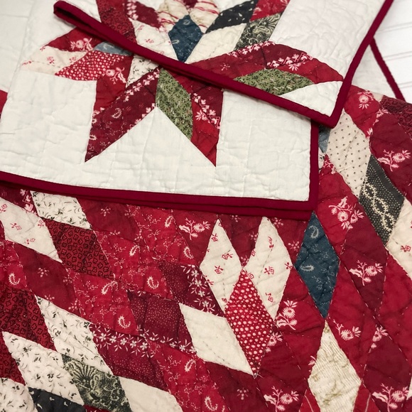 Pottery Barn Noelle Star Handcrafted Applique Quilt King with shams - Picture 15 of 15